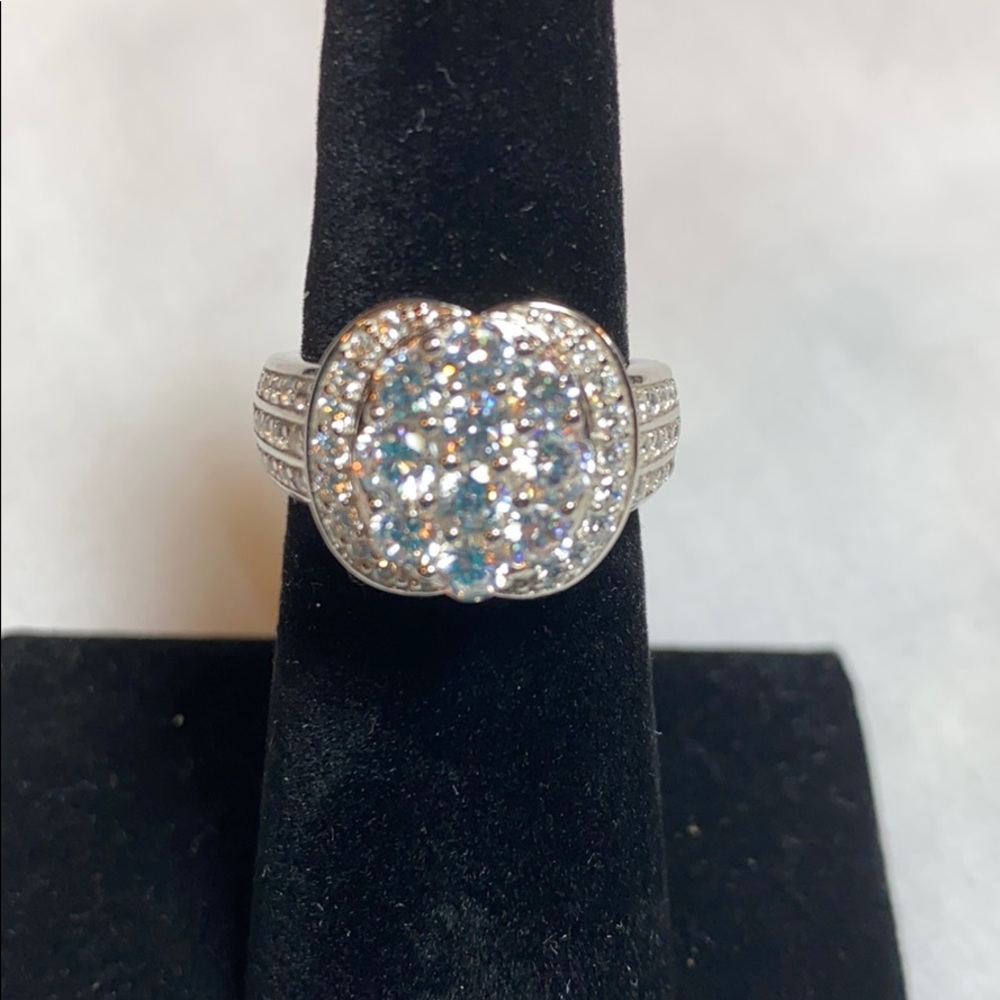 Bella Luce White Diamond Simulant Round Stones - Picture 6 of 8